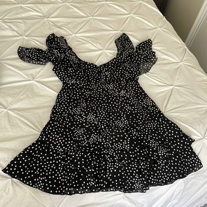 Never worn Nordstrom rack Favlux dress size SMALL, tiered, ruffle sleeves, lined